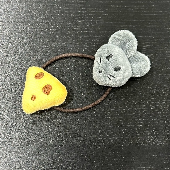 Mouse with Cheese Adorable Plush Hair Accessory - Picture 1 of 3